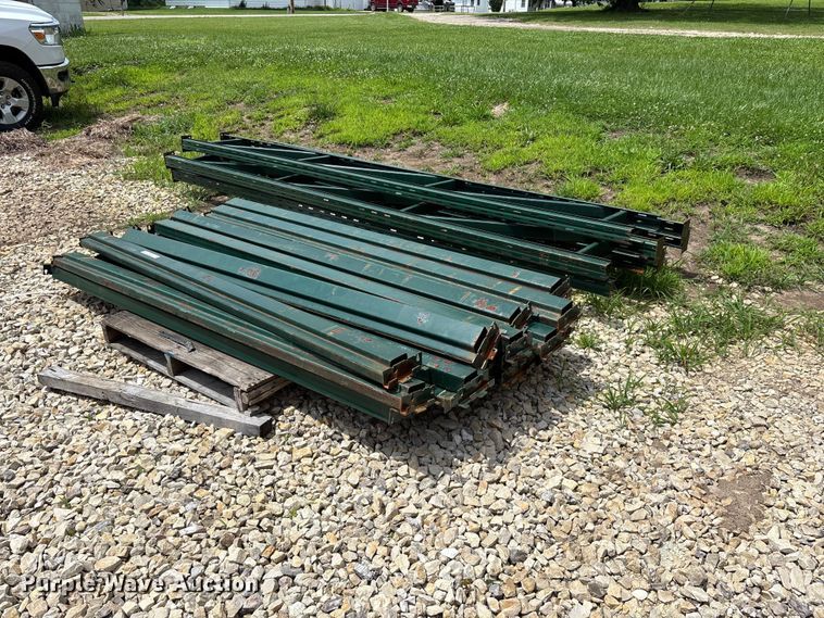 image for item EO4371 Tire racks