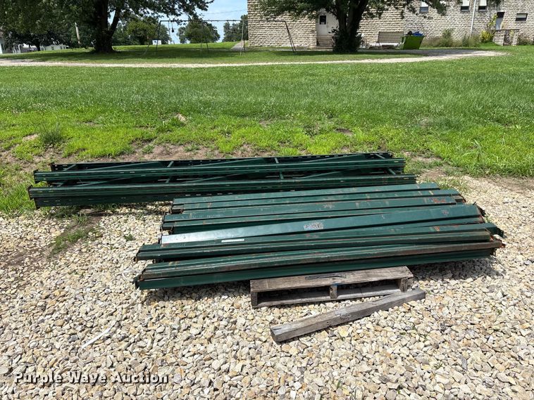 image for item EO4371 Tire racks