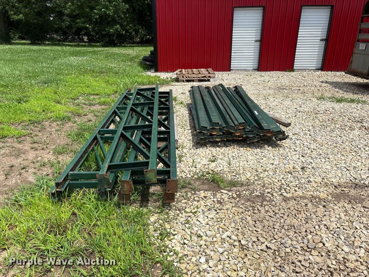 image for item EO4371 Tire racks