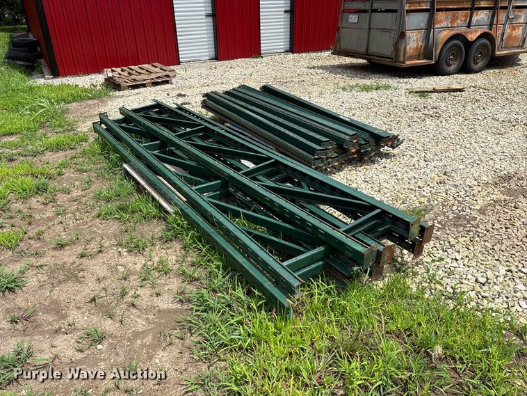 image for item EO4371 Tire racks