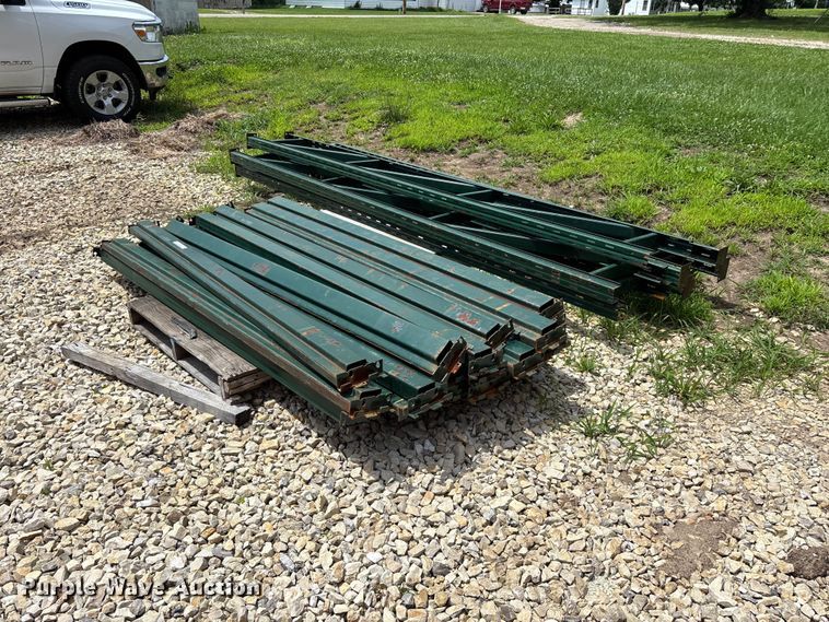 image for item EO4371 Tire racks