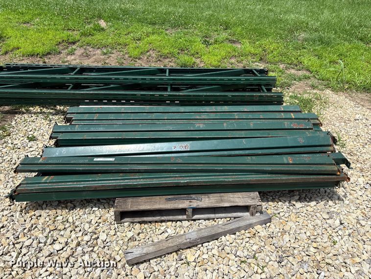 image for item EO4371 Tire racks