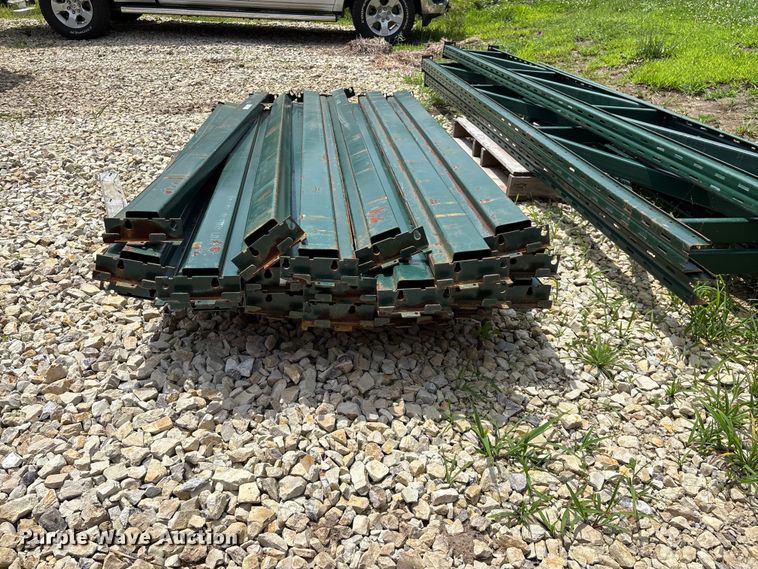 image for item EO4371 Tire racks