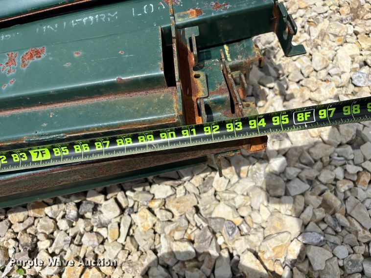 image for item EO4371 Tire racks
