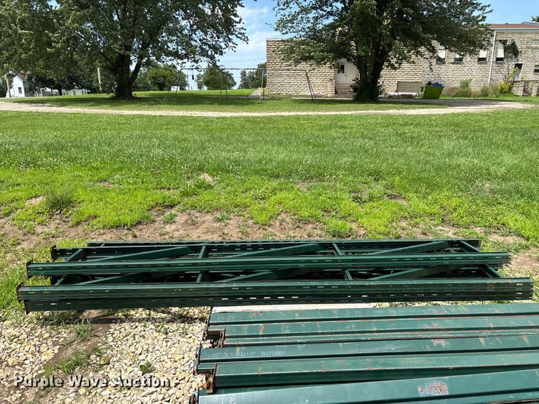 image for item EO4371 Tire racks