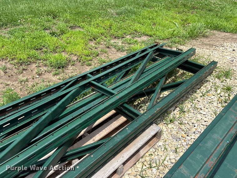 image for item EO4371 Tire racks