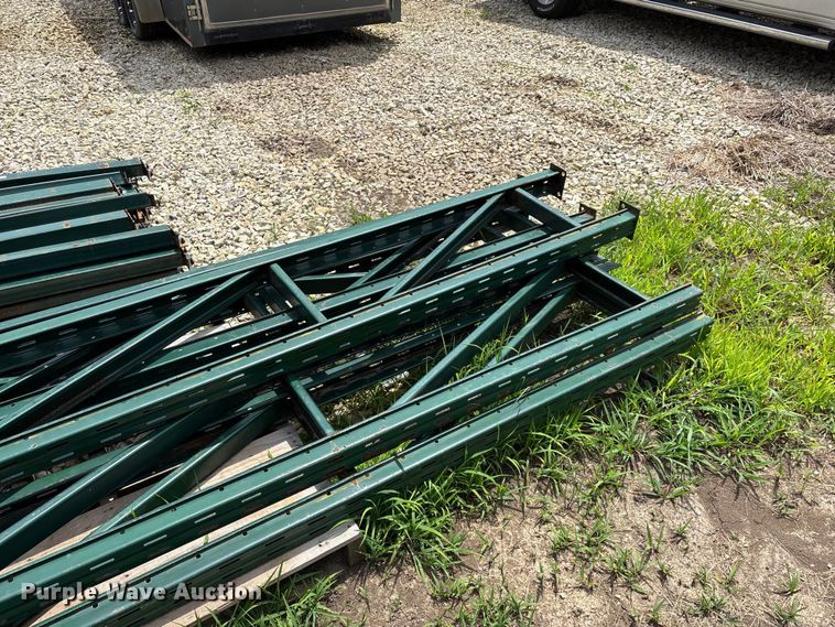 image for item EO4371 Tire racks