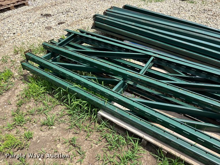 image for item EO4371 Tire racks
