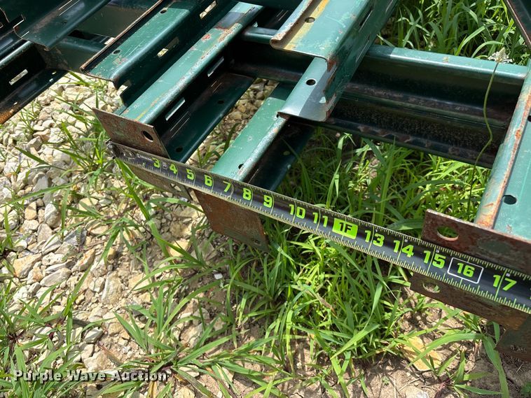 image for item EO4371 Tire racks