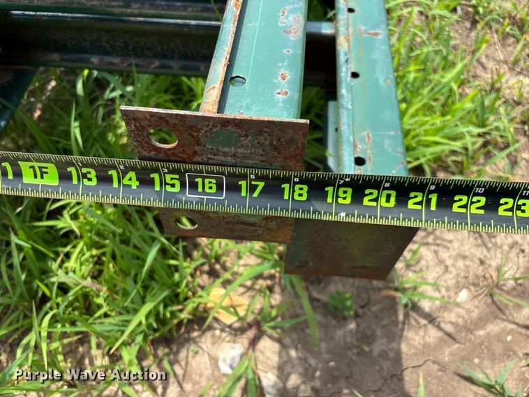 image for item EO4371 Tire racks