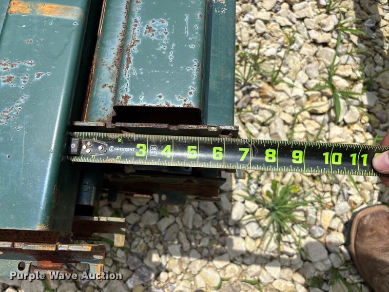 image for item EO4371 Tire racks
