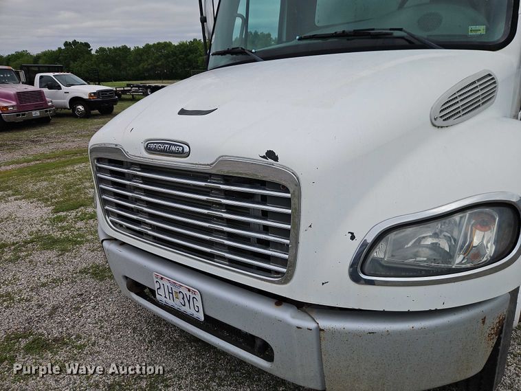 image for item EO7282 2006 Freightliner  Business Class M2 box truck