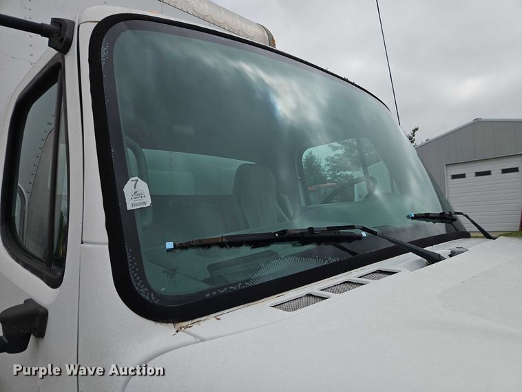 image for item EO7282 2006 Freightliner  Business Class M2 box truck