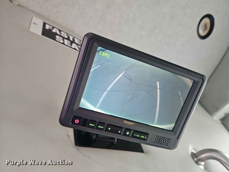 image for item EO8512 2011 Ford E-450 shuttle bus