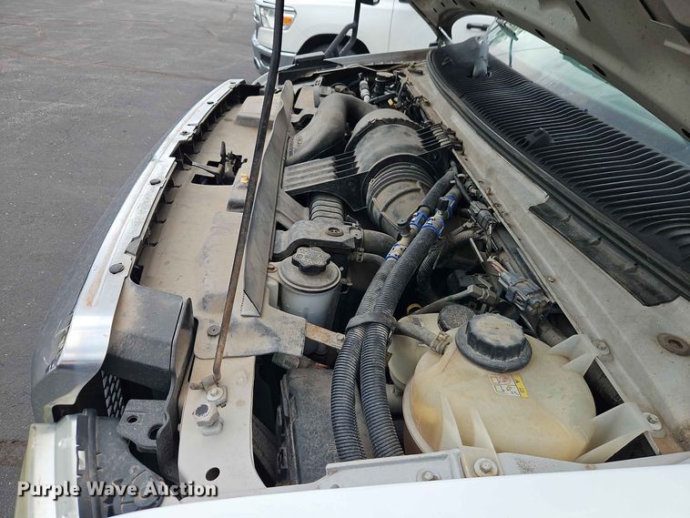 image for item EO8512 2011 Ford E-450 shuttle bus