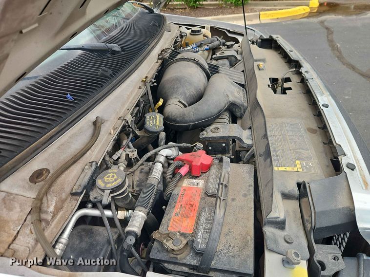 image for item EO8512 2011 Ford E-450 shuttle bus