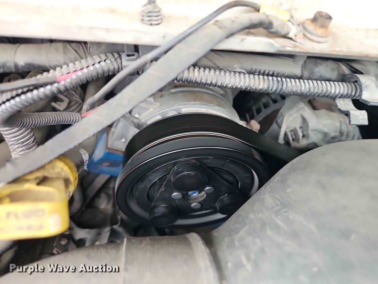 image for item EO8512 2011 Ford E-450 shuttle bus