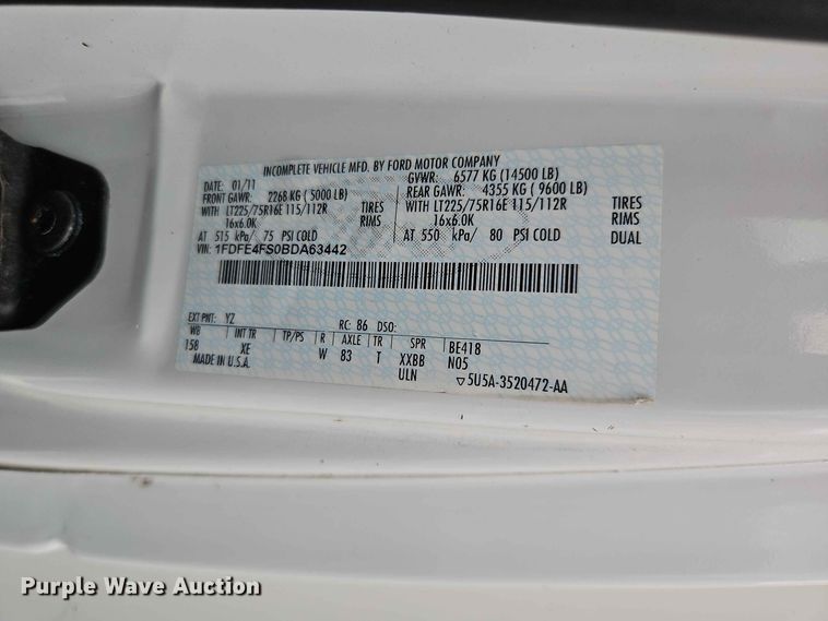 image for item EO8512 2011 Ford E-450 shuttle bus