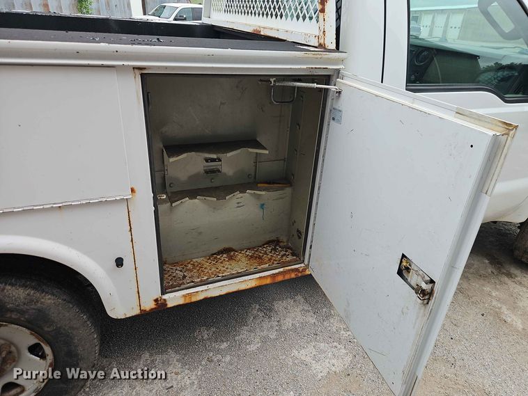 image for item EO8520 2008 Ford F250 Super Duty utility bed pickup truck