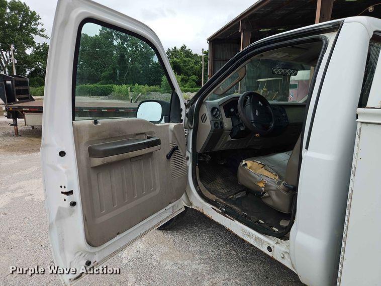 image for item EO8520 2008 Ford F250 Super Duty utility bed pickup truck