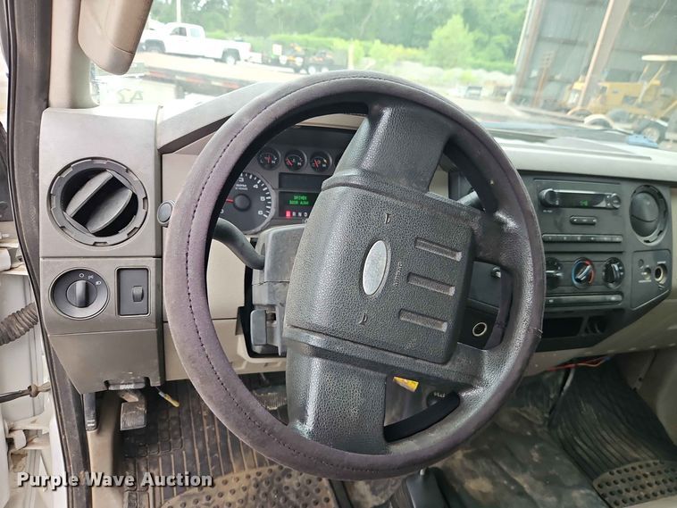 image for item EO8520 2008 Ford F250 Super Duty utility bed pickup truck