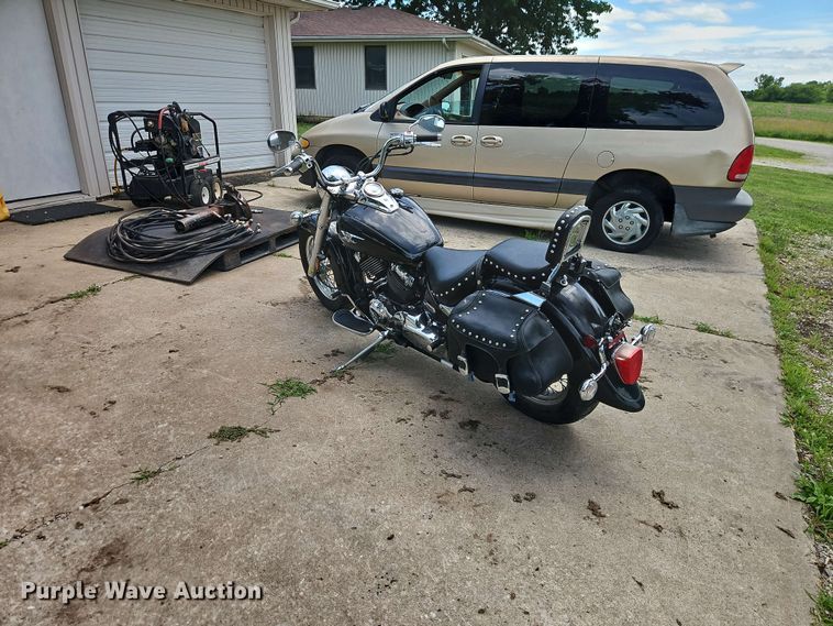 image for item EO8528 2006 Yamaha V Star 650 motorcycle