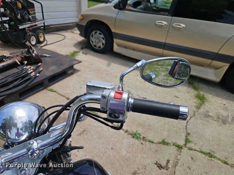 image for item EO8528 2006 Yamaha V Star 650 motorcycle