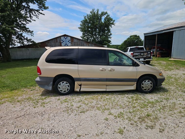image for item EO8529 2000 Dodge Grand Caravan SE van