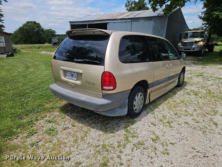 image for item EO8529 2000 Dodge Grand Caravan SE van