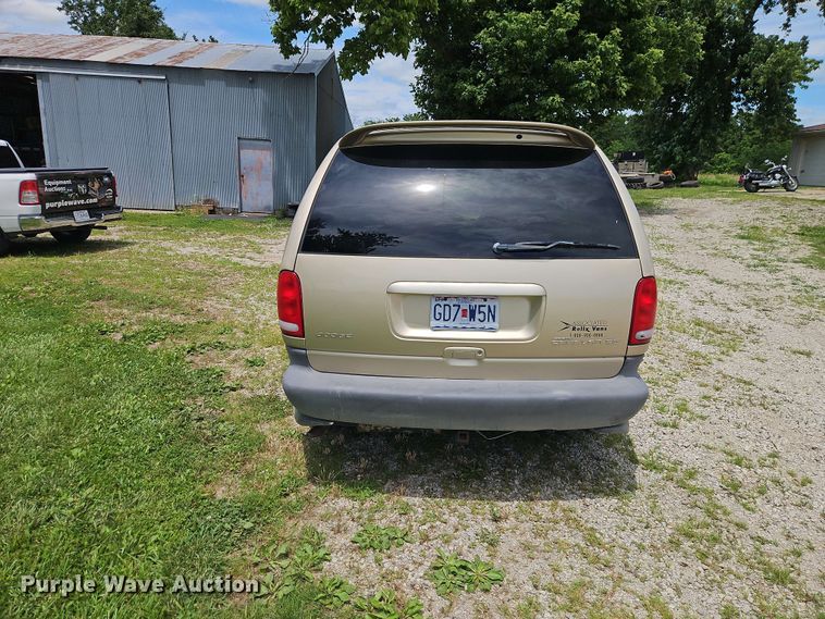 image for item EO8529 2000 Dodge Grand Caravan SE van