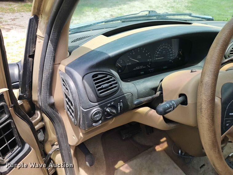 image for item EO8529 2000 Dodge Grand Caravan SE van