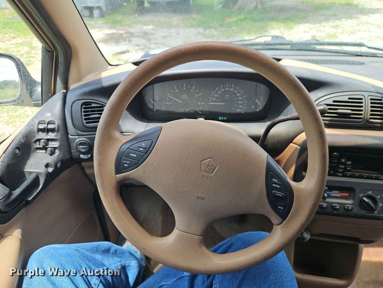 image for item EO8529 2000 Dodge Grand Caravan SE van