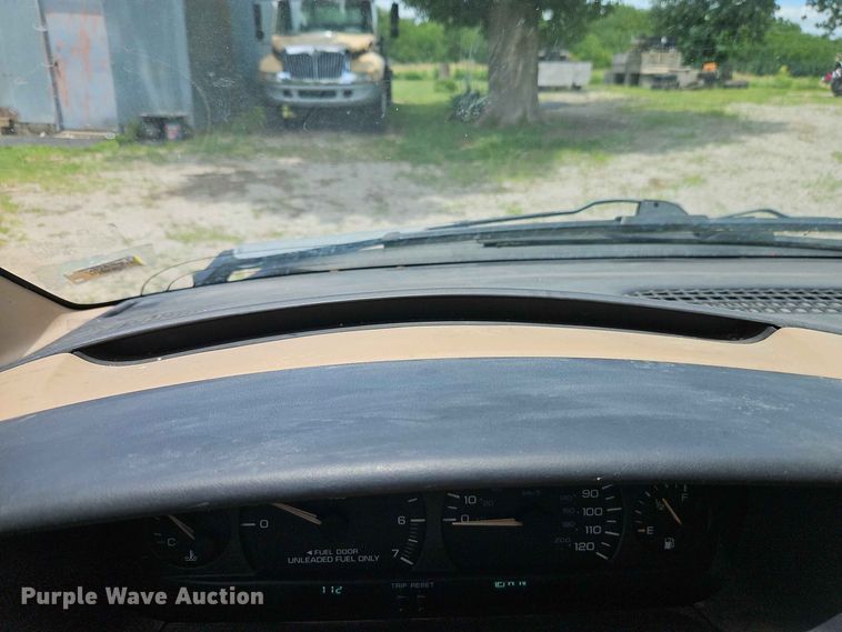image for item EO8529 2000 Dodge Grand Caravan SE van