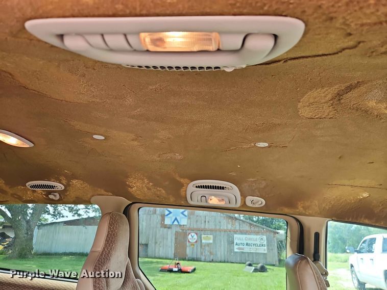 image for item EO8529 2000 Dodge Grand Caravan SE van