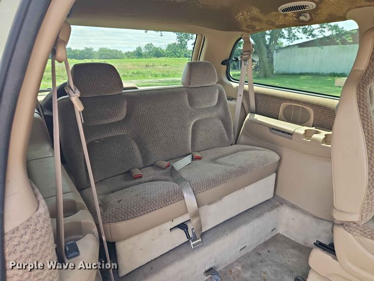 image for item EO8529 2000 Dodge Grand Caravan SE van