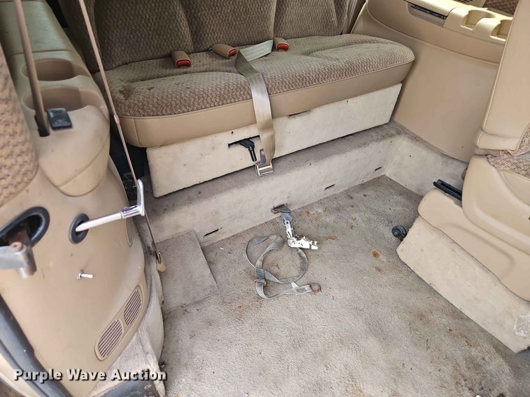 image for item EO8529 2000 Dodge Grand Caravan SE van