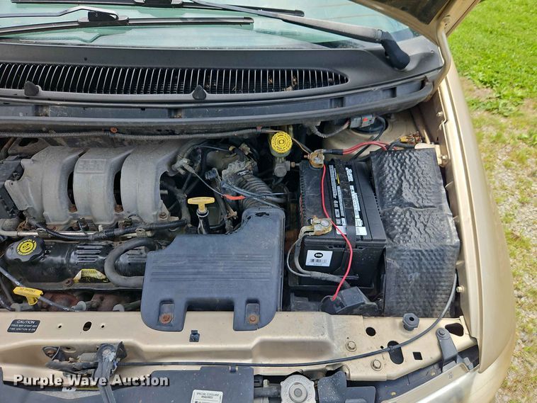 image for item EO8529 2000 Dodge Grand Caravan SE van