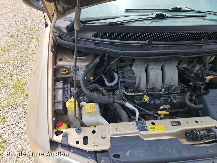 image for item EO8529 2000 Dodge Grand Caravan SE van