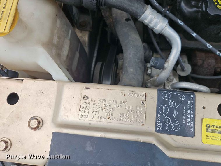 image for item EO8529 2000 Dodge Grand Caravan SE van