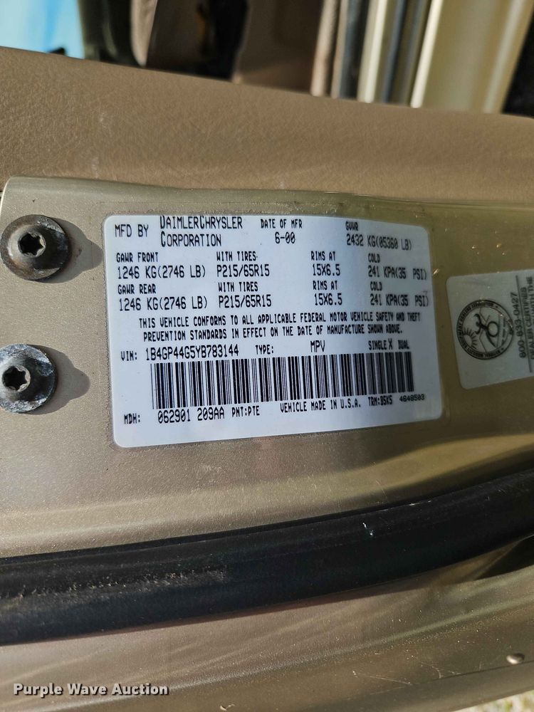 image for item EO8529 2000 Dodge Grand Caravan SE van