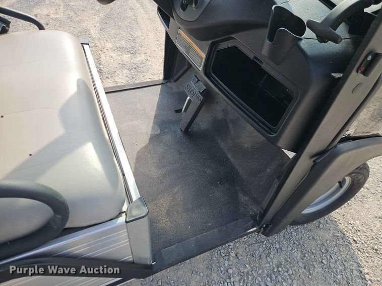 image for item EO8533 2024 Club Car golf cart