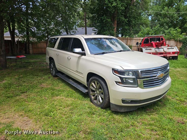 image for item EO8548 2015 Chevrolet Suburban 1500  SUV