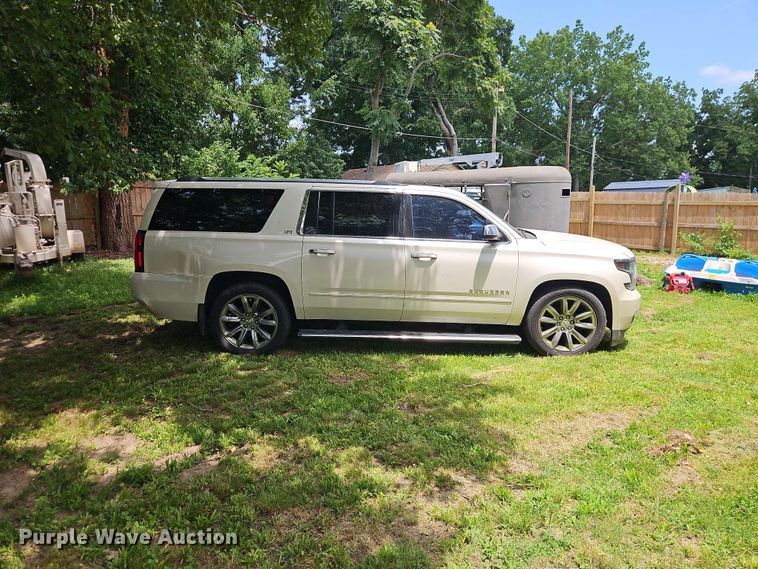 image for item EO8548 2015 Chevrolet Suburban 1500  SUV