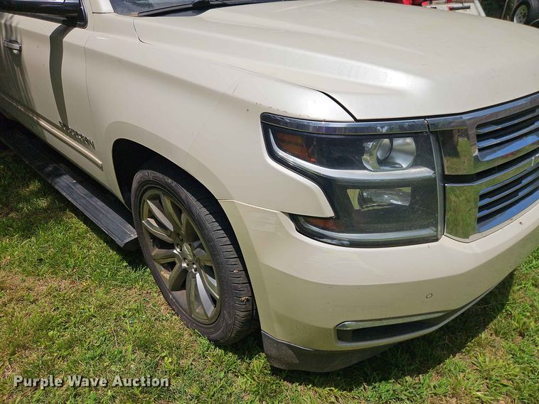 image for item EO8548 2015 Chevrolet Suburban 1500  SUV