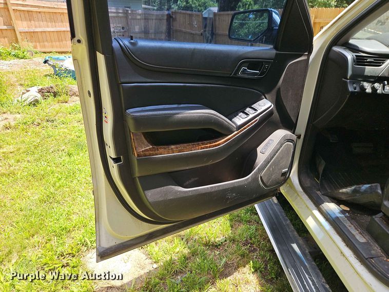 image for item EO8548 2015 Chevrolet Suburban 1500  SUV