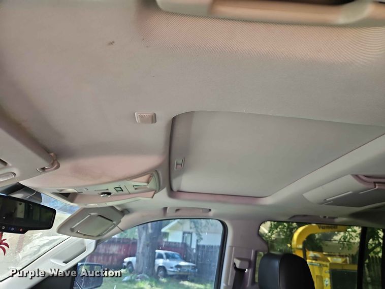 image for item EO8548 2015 Chevrolet Suburban 1500  SUV