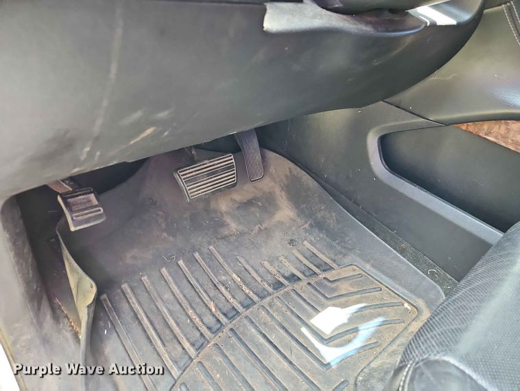 image for item EO8548 2015 Chevrolet Suburban 1500  SUV