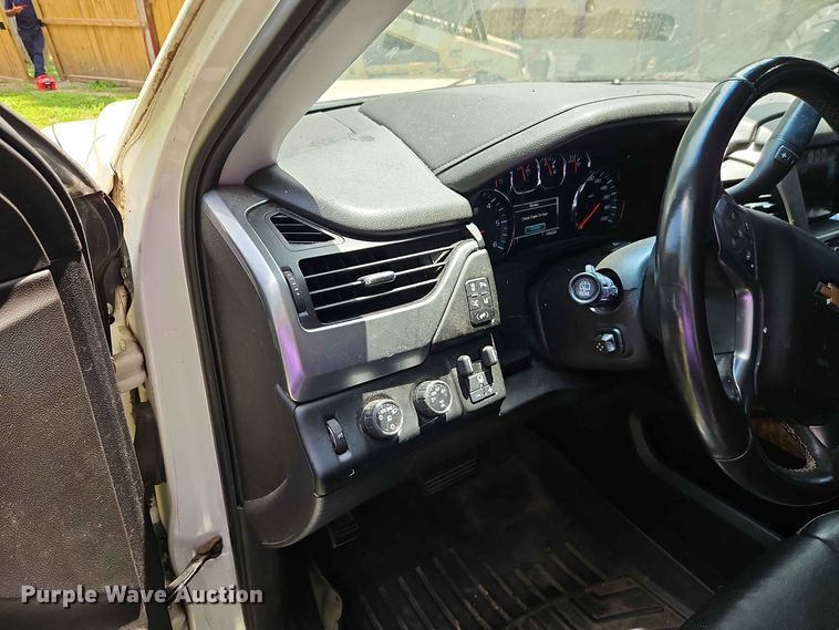 image for item EO8548 2015 Chevrolet Suburban 1500  SUV