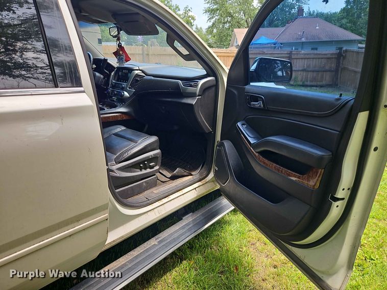 image for item EO8548 2015 Chevrolet Suburban 1500  SUV