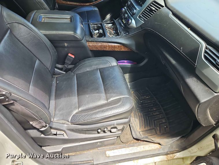 image for item EO8548 2015 Chevrolet Suburban 1500  SUV